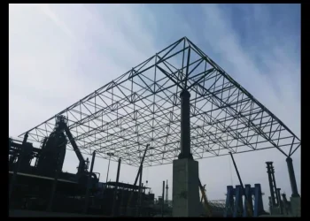 سازه فضایی تخت