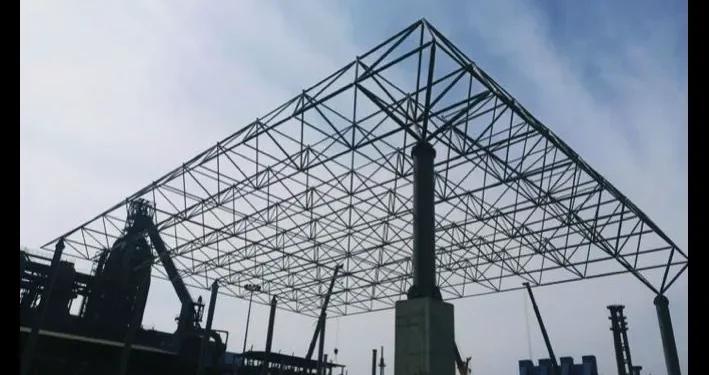 سازه فضایی تخت